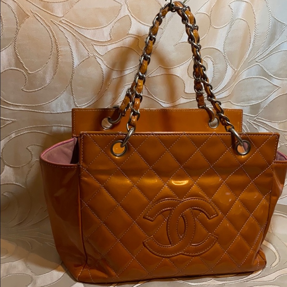 CHANEL Quilted Orange Tote Bag - Picture 5 of 13